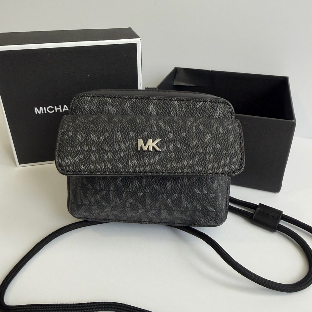 Michael Kors Small Black Signature Crossbody | NEW